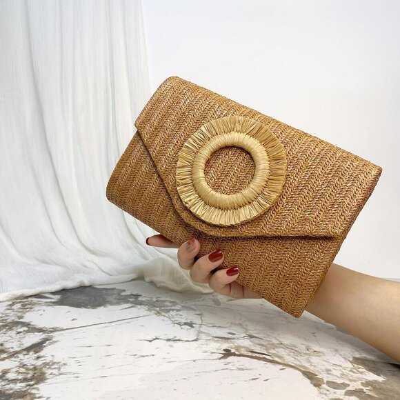 Versatile Woven Crossbody Bag - Stylish Straw Clutch for Casual Elegance - Picture 2 of 6